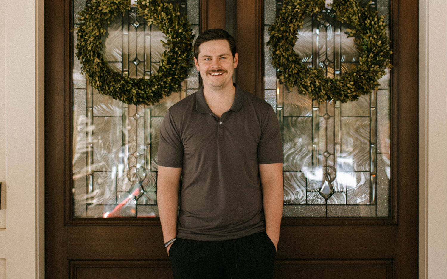 Tall Men's Fashion Trends for The Holidays 2023 (+ 5 Classy Outfit Ideas)