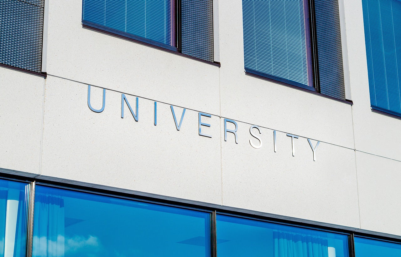 10 Reasons Being Tall in College Is a Struggle