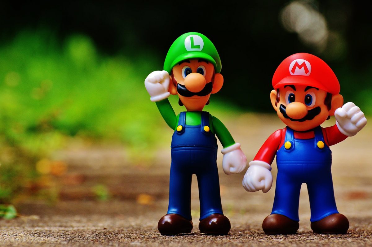 Who is Taller Mario or Luigi?